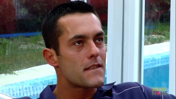 Poolside fuck-a-thon with a chesty blonde chick and her man