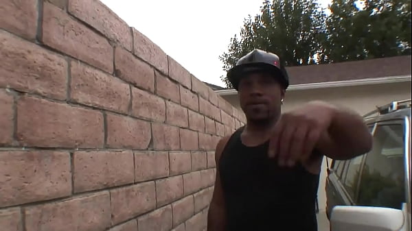 HOUSEWIFE FUCKS BBC - AMATEUR MILF