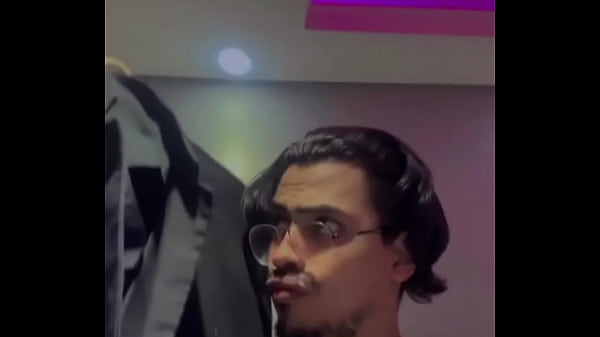 finally testing my full social skin at a graduation party full of college girls and open bar/foodhow I love my life Thumbnail