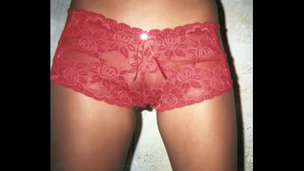 Fourth photo session of 2007 at her boyfriend’s house, good girl!