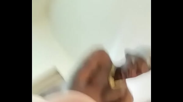 Blooper com BigBootiLatte