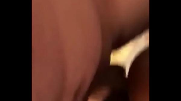 Negra bbw pegando pau branco estilo cachorrinho