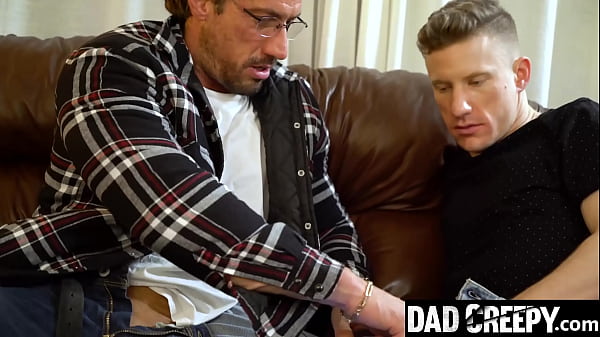 Stepdad and Stepson Exploring Each Other to The Fullest – Dadcreepy