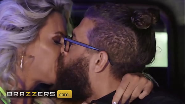 (Phoenix Marie) Wont Be Satisfied Unless She Gets To Fuck (Xander Corvus) Thick Cock - Brazzers