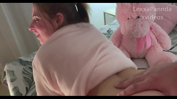 Video follando con mi vecino el gordo , me encanta cuando me pone a cuatro para darme duro