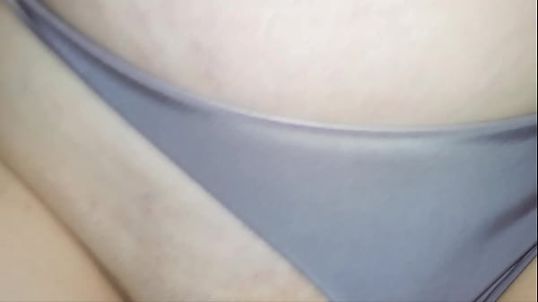 Sexo amador gozando na calcinha