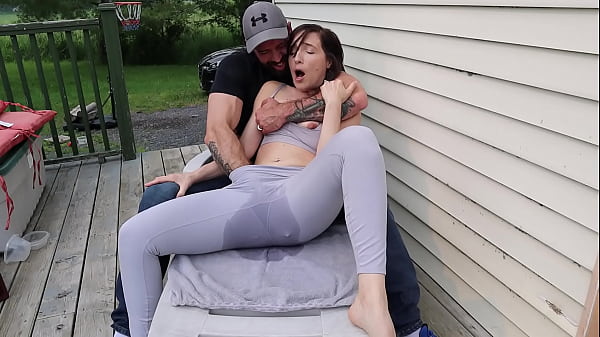 Squirting and cumming in my Yoga Pants OUTSIDE