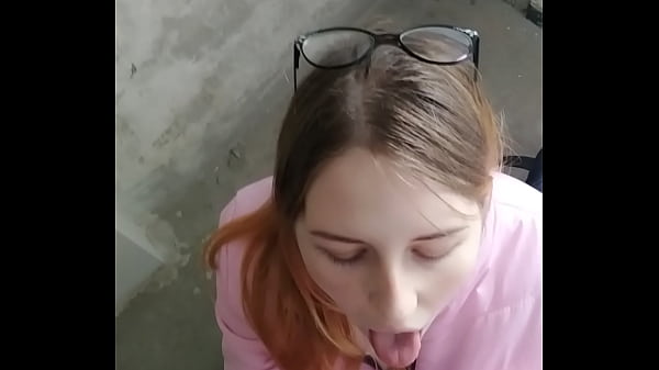 The girl sucked at the entrance and got cum in her mouth