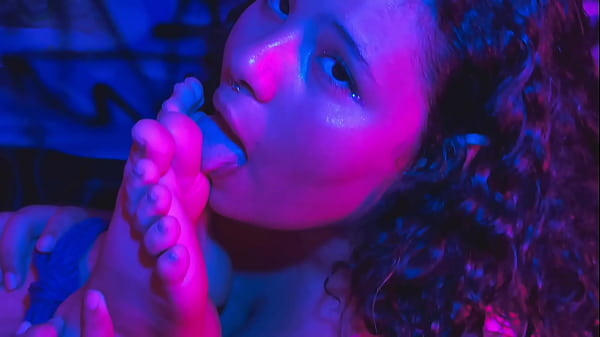 A Refreshing Mouth For Feet Burning With Desire Thumbnail