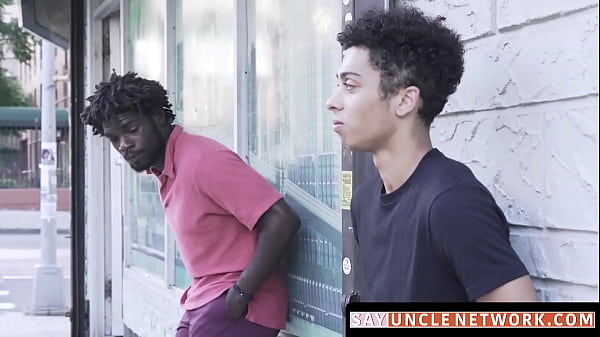 SayUncleNetwork.com – Muscular homo demands oral worship before raw pounding