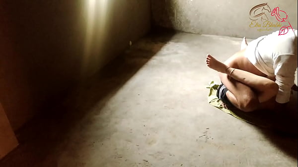 स्कूल गर्लफ्रेंड की नये मकान में कर दी चुदाई  (वायरल वीडियो )