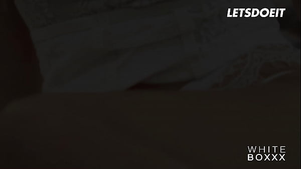 Czech Babe Lucky Bee Sensual Sex With Boyfriend - WHITEBOXXX