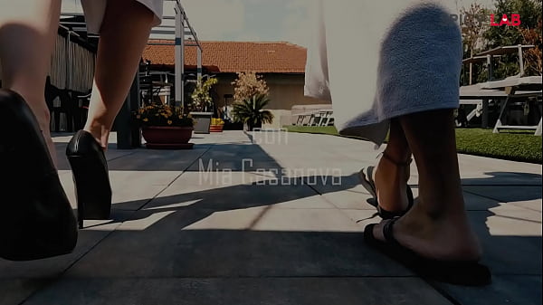 First time in a swinger club – public sex and swing blowjob