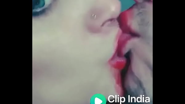 Bhai ki gf on kissing Thumbnail