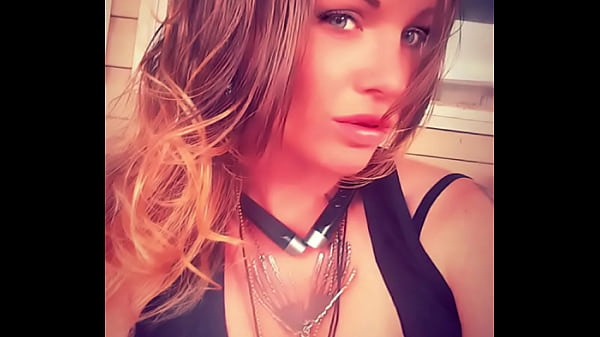 Hot 23 year old skype girl Tori Bella showing her tits