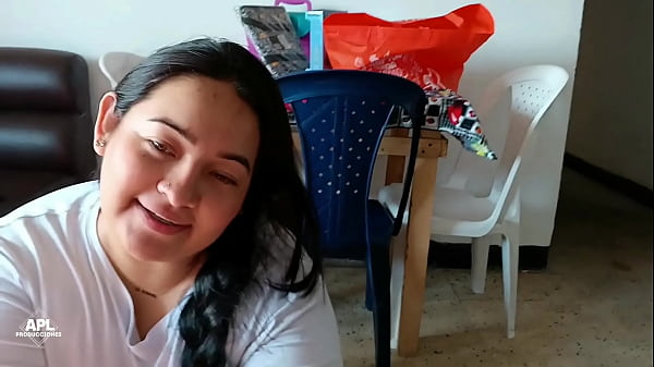 Buenos días hermanastro, quieres una mamada? aquí tengo mi vagina humeda y caliente para ti. PT1