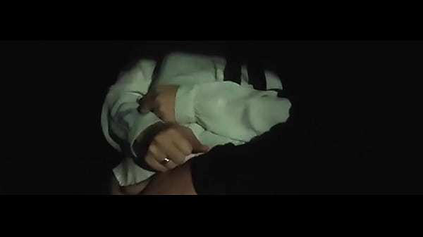 Meu padrasto tocou na buceta molhada da enteada no carro enquanto voltávamos da escola - MissCreamy