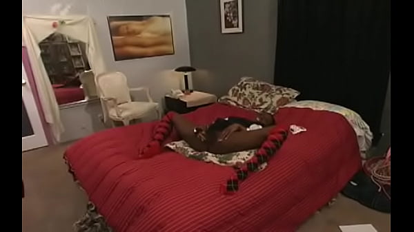 Romantic sweetie who likes to show her body on cam