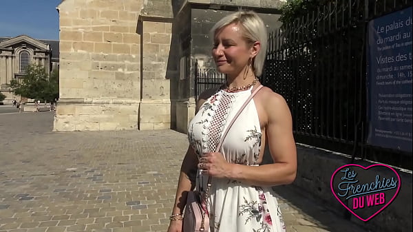 Kim, milf aux gros seins, accro à la baise