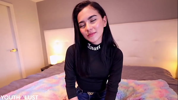 Primer video sexual de hermosa colombiana de 18 años @barbee2