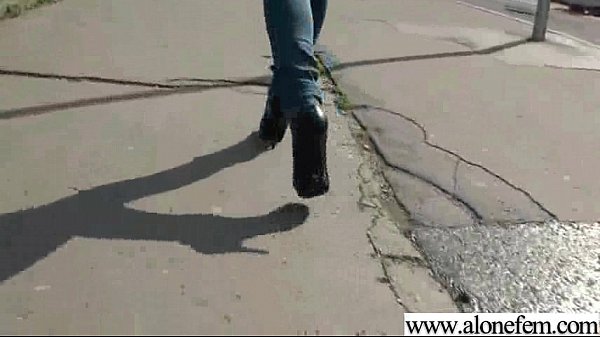 Teen Meisje Masturbeert Met Speelgoed