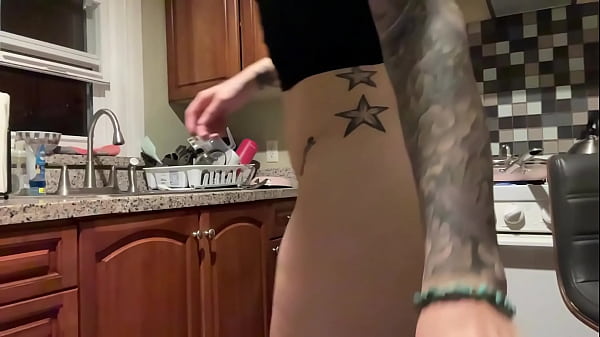 Munch by Ice Spice Twerking Elle edition