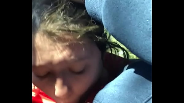 Dirty hooker sucks cock in car BJ