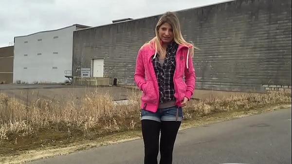 Parkinglotdate: Blowjob in de auto