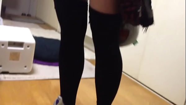 【Fetiche】 Tênis Reebok para esmagar comida Melonpan