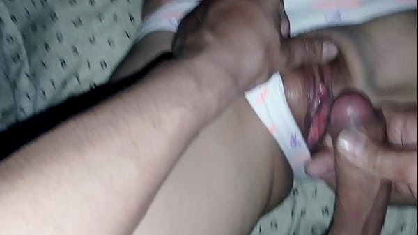 xxx compartiendo cama con mi madrastra me corro en su coño delicioso