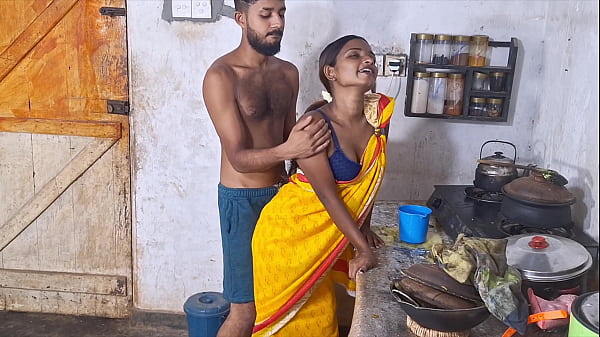 Padosan Aunty Aur Naujawan Ladka – Diwar Se Diwar Tak Moan
