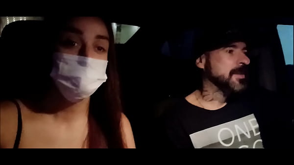 Marido deixou esposa entrar no cine pornô sozinha e voltou toda suja de porra e gozada!