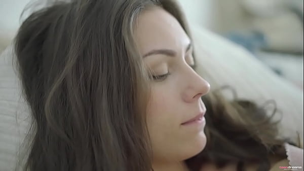 19 Year Old Perfect Ass Kelly Gets Anal and Goes to Ass To Mouth