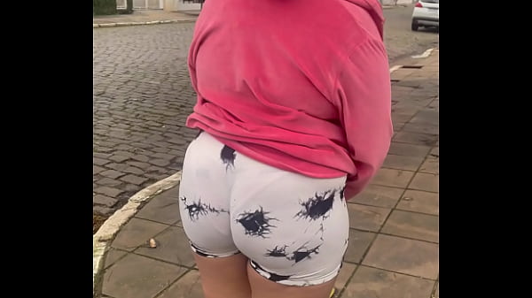 Chubby Girl Farting in Public While Walking – Can’t Hold It Thumbnail