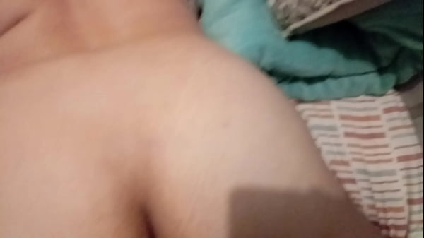 eating brunette Thumbnail