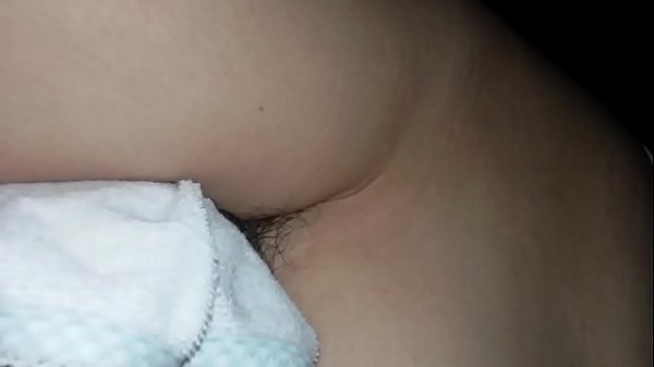 Chupandole los huevos al mejor amigo de mi esposo thumbnail