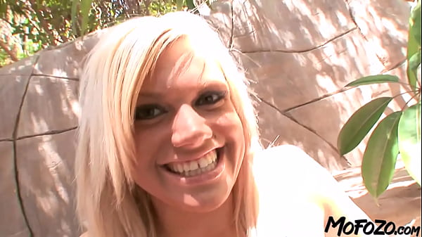 MOFOZO.com – Blonde Amateur Enjoys Dickriding