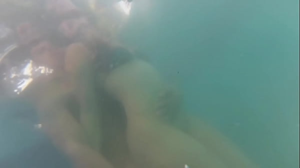 SEX IN THE POOL GABRIELA TEEN