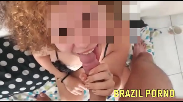 Novinho jorrando porra na boca da casada CasalPutaria2000