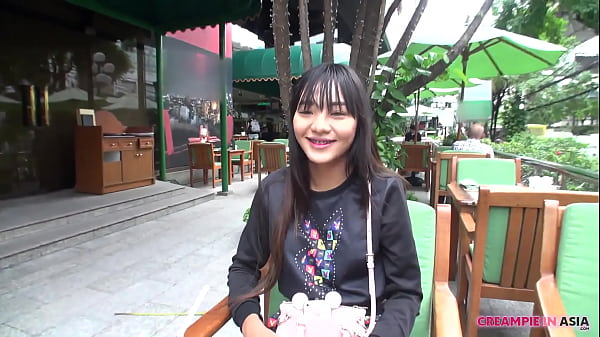 Eu não perguntei a ela sobre preservativo, bareback, creampie. Vídeo completo.