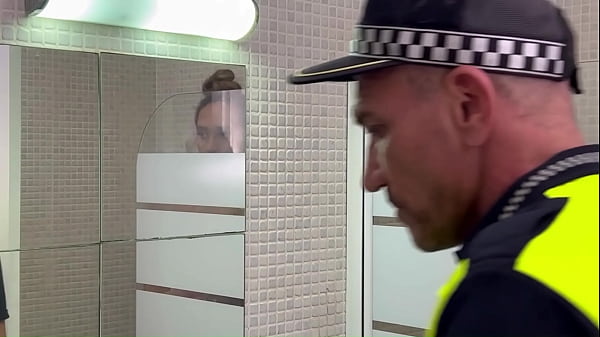 Police sucks my pussy and ends up fucking me tasty