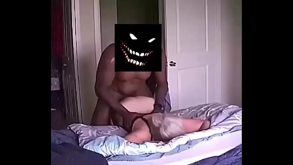 Demônio negro pune esposa branca infiel