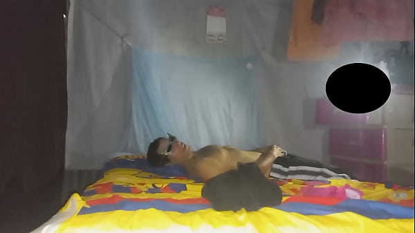 PADRASTRO LE DA A SU HIJASTRA UNA NOCHE DE MUCHO SEXO INTENSO, ELLA LE DESEA MAMAR LA POLLA PERO EL MACHO LA DESEA PENETRAR RAPIDO. PORNO REAL GRATIS