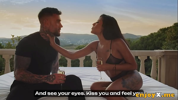 Enquanto o sol se põe, o fervor da querida de cabelos pretos Andrea Retali é aceso. Corno apaixonado ao ar livre com a beleza espanhola hardcore, realizado com fenda sem pelos e ação de boquete. Mega-vagabunda tesuda adora ser