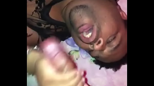 Pedi gozada na boca, mas ele já tinha gozado no meu cu