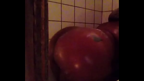 Ass shaking Thumbnail