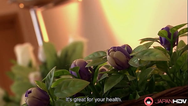 Meztelen japán nők a nappaliban