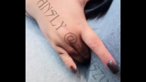 me molhei tive que brincar comigo mesmo através das minhas leggings?