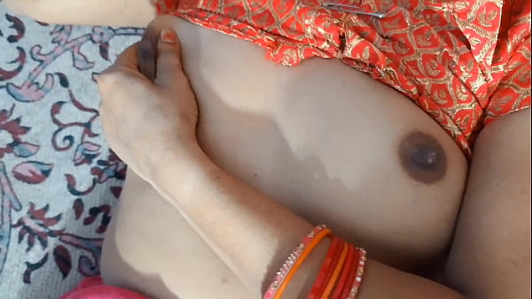 भाभी को रसोई घर मे पोंछा लगाते झुका कर चोद दिया