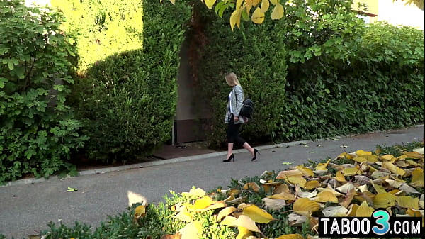 Blonde Czech Alexis Crystal relieves her stress on a big dick after workout